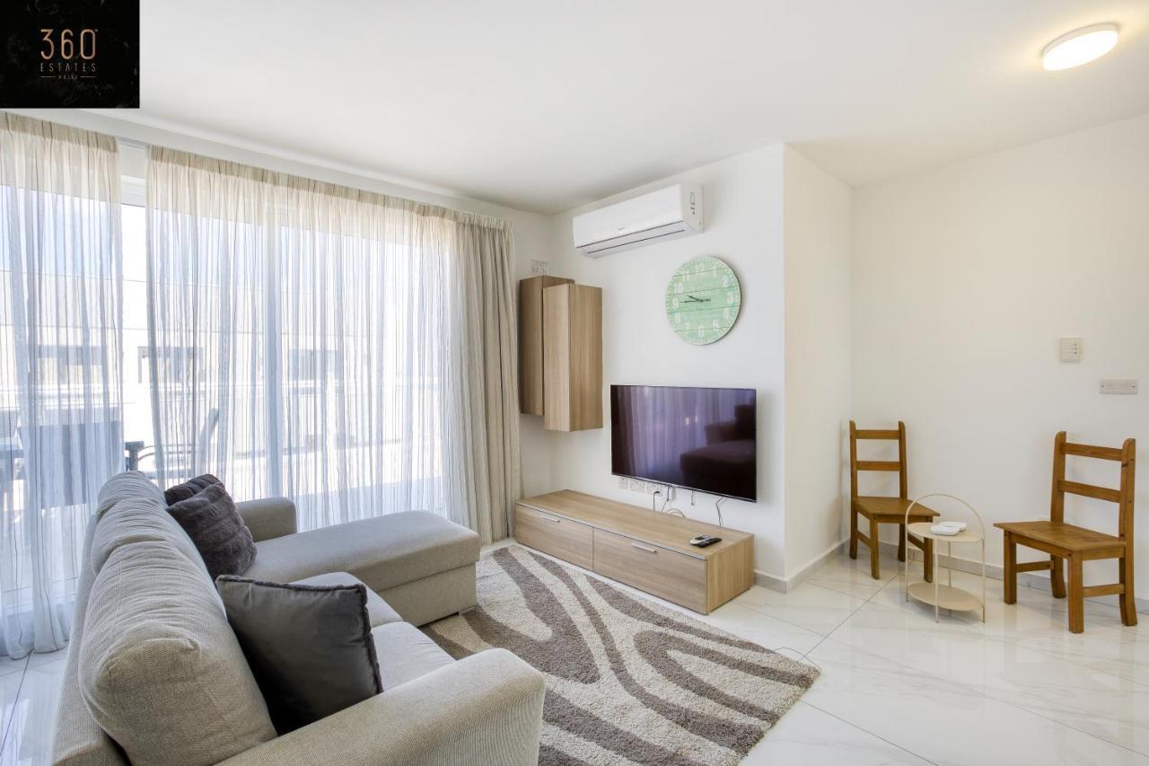 Апартаменты Lux Sea Front Penthouse With Breathtaking Views In St Pauls By 360 Estates Сент-Полс-Бей Экстерьер фото