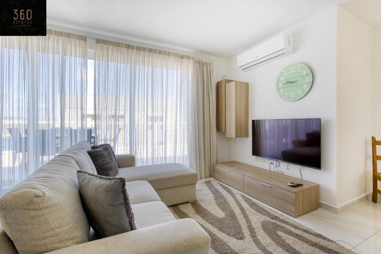Апартаменты Lux Sea Front Penthouse With Breathtaking Views In St Pauls By 360 Estates Сент-Полс-Бей Экстерьер фото