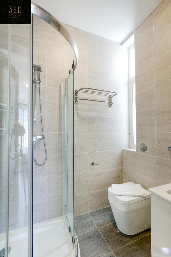 Апартаменты Lux Sea Front Penthouse With Breathtaking Views In St Pauls By 360 Estates Сент-Полс-Бей Экстерьер фото