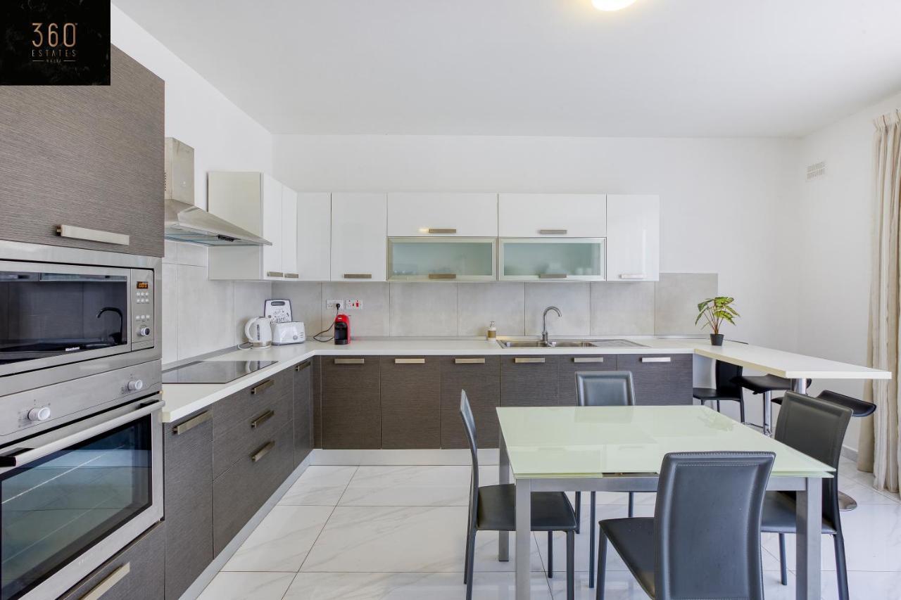 Апартаменты Lux Sea Front Penthouse With Breathtaking Views In St Pauls By 360 Estates Сент-Полс-Бей Экстерьер фото