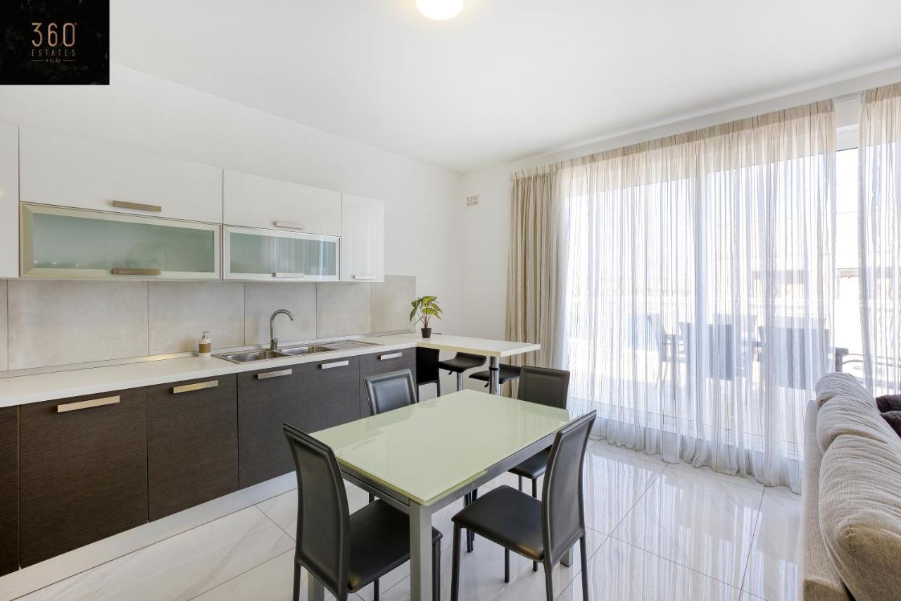 Апартаменты Lux Sea Front Penthouse With Breathtaking Views In St Pauls By 360 Estates Сент-Полс-Бей Экстерьер фото